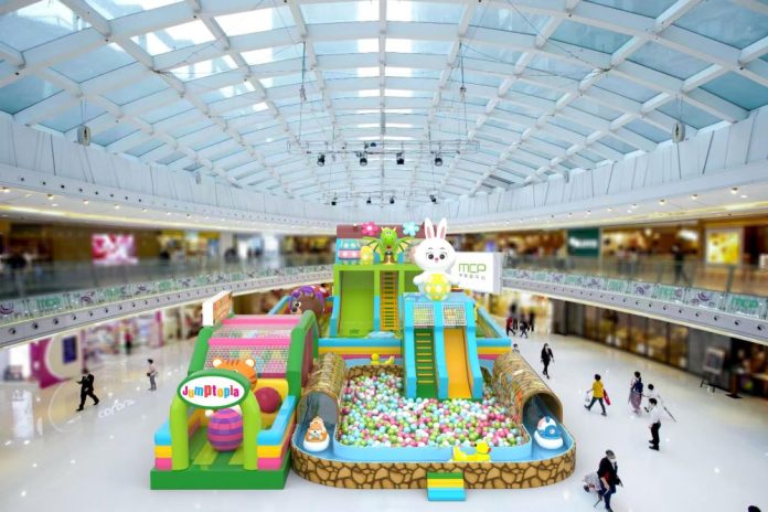 全港首個室內水陸雙重遊玩體驗 36米漂流水道連LED幻彩隧道 逾3,000呎彈跳城堡 6米高超巨型歷險樂園 闖關挑戰5大遊玩區 大玩「尋蛋獵寶樂」有獎遊戲 萌兔Raby每周現身 Kiztopia Friends粉絲見面會 粉絲必逛周邊商品販售專區