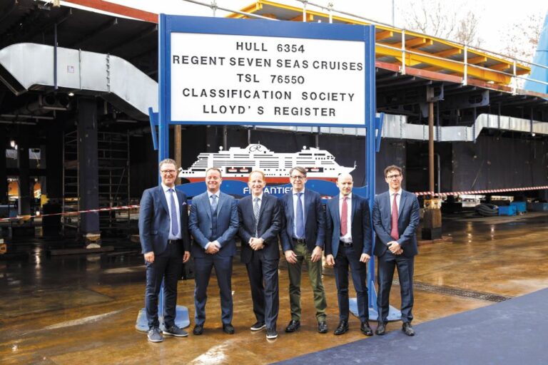 麗晶七海郵輪於意大利馬格拉 Fincantieri 造船廠_隆重舉行七海威望號安放龍骨儀式