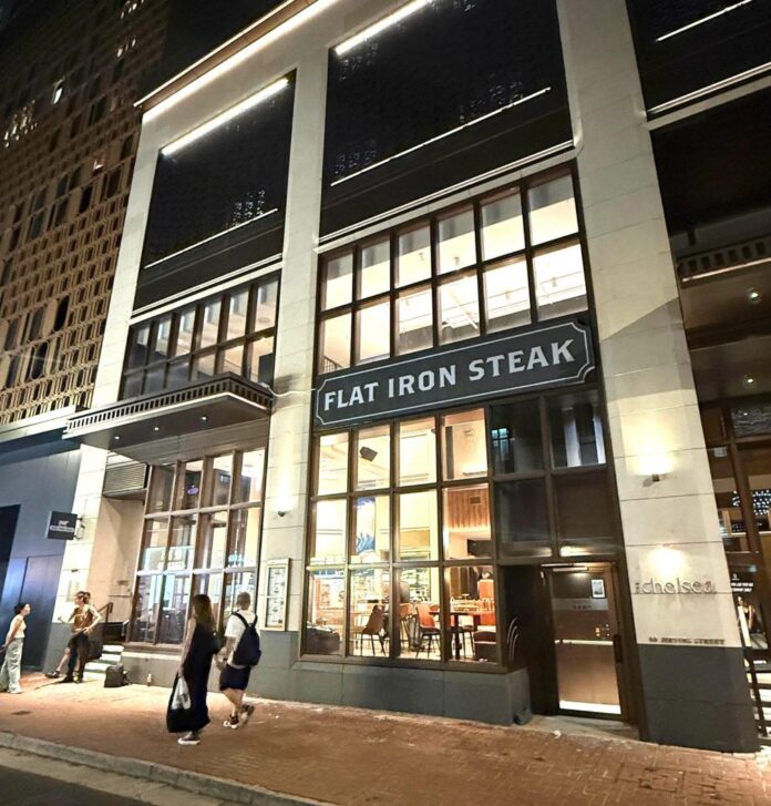 Flat Iron Steak 上環分店遷址蘇杭街 性價比扒房體驗全面升級 全新英式酒吧 The Powder Monkey 即將開幕 歡樂時光啤酒港幣$10優惠