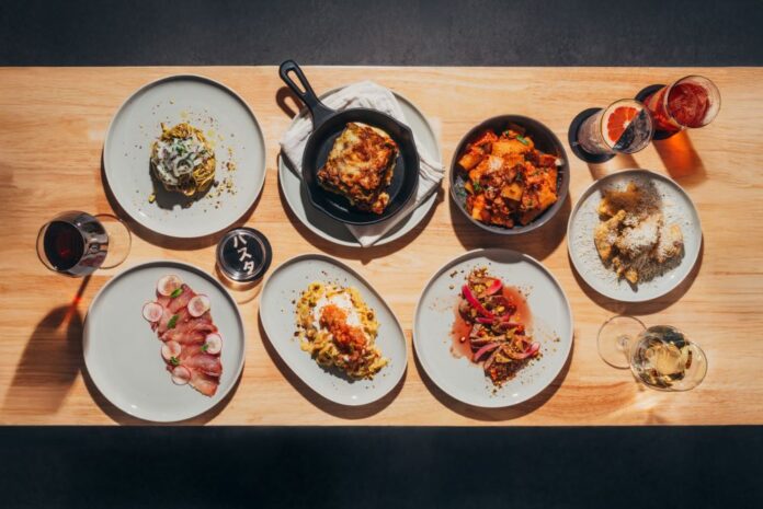 東京「日式意粉吧」Zozzona正式登陸尖沙咀山林道： 以手工意粉、清酒與City Pop奏響飲食新章 Zozzona為香港飲食業注入嶄新風潮——手工意粉、日式哲學、共享美饌三重饗宴， 為食客締造具情感共鳴的味覺記憶。