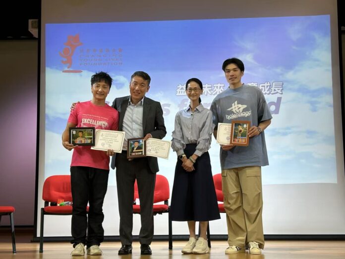 張永漢（左二）指出，創業精神與運動精神本質相通，皆需在挑戰與競爭中堅持不懈。