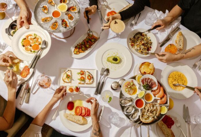 La Petite Maison 推出全新週六早午餐_以玫瑰與白香檳無限暢飲 綻放法式蔚藍海岸風情 (1) La Petite Maison 推出全新週六早午餐_以玫瑰與白香檳無限暢飲 綻放法式蔚藍海岸風情