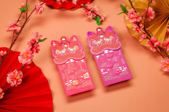 「瑞獅盈門喜迎福」利是封 港鐵商場「瑞獅盈門喜迎福」利是封 喜慶瑞獅設計恭賀新歲 MTR Mobile登記用戶1月8日起以1,288MTR分換領