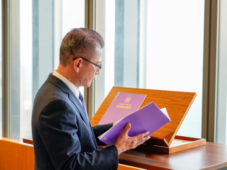 【香港地球之友】稱政府採納該會早前的建議，將氫能標準認證對接內地與國際的認證體系，以促進本地氫能發展