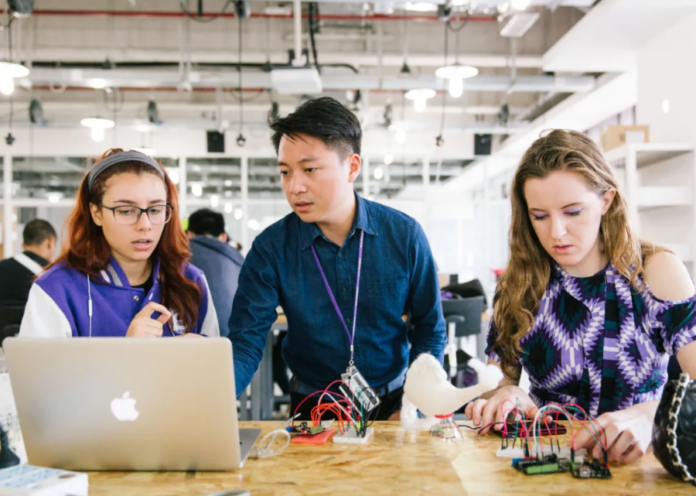 張永漢創辦的北京分眾傳媒公益基金會，多年來一直致力教育慈善工作