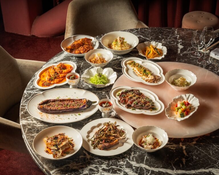 GRAND MAJESTIC SICHUAN 由7月起推出全新「川味燒烤周末體驗」以嶄新方式重新演繹周末早午餐 以炙熱的川味風情與澎湃香料打造一席大膽惹味的川式燒烤盛宴僅限星期六、星期日及公眾假期供應